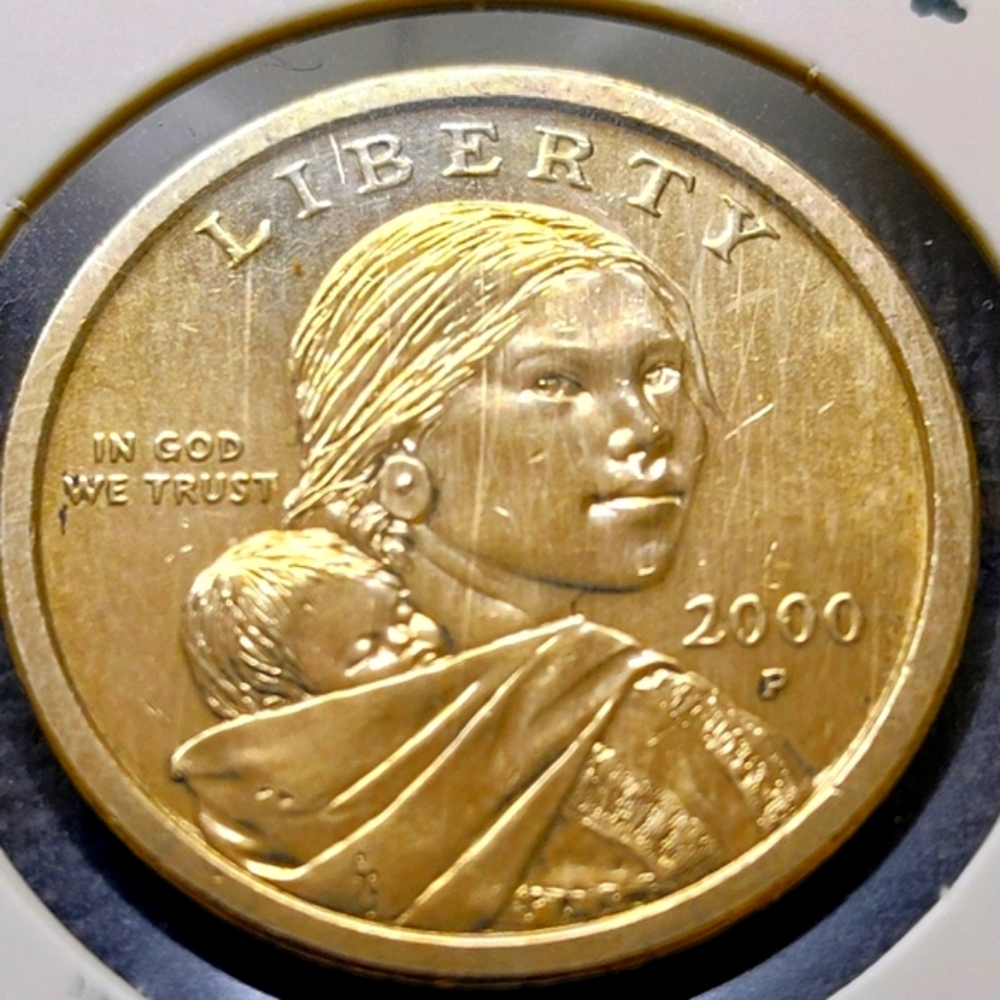 2000-P SACAGAWEA GOLD Tone Coin In Good Circulated Condition.